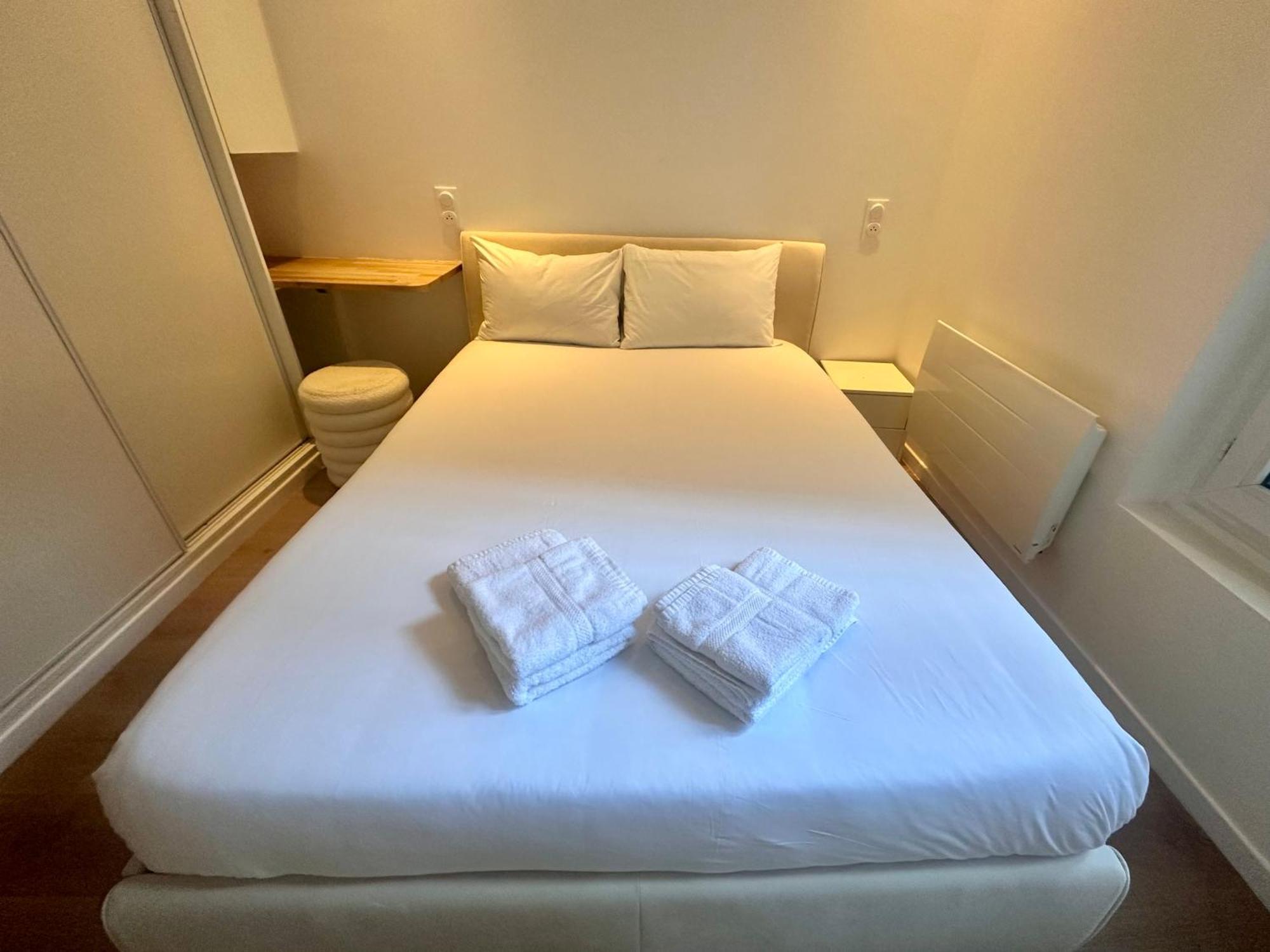 Metro-paris Apartment